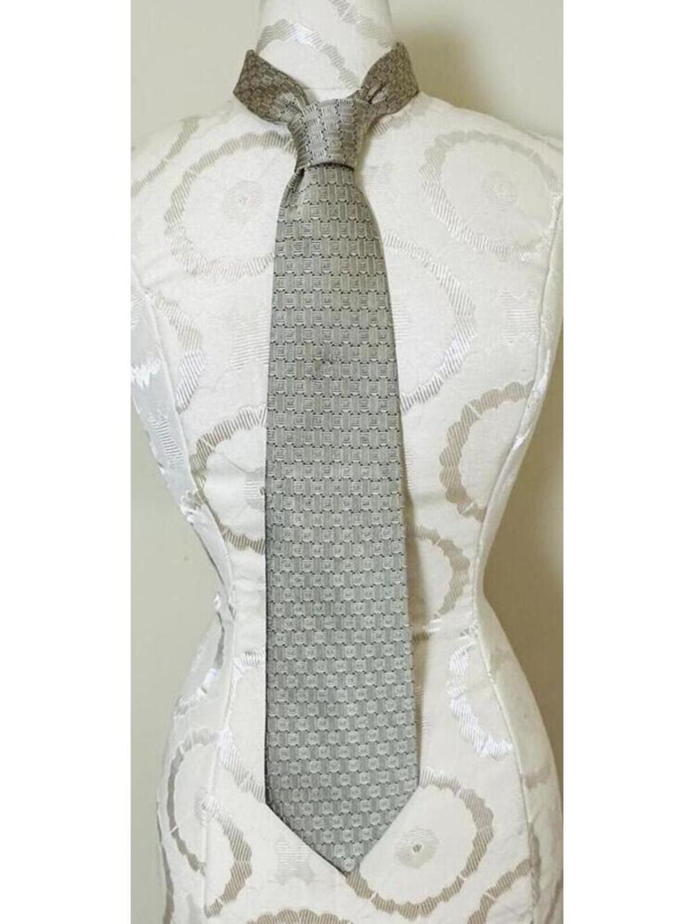 Pierre Cardin Men's Tie 100% Silk Classic Patterned Gold Tones with Black Trim